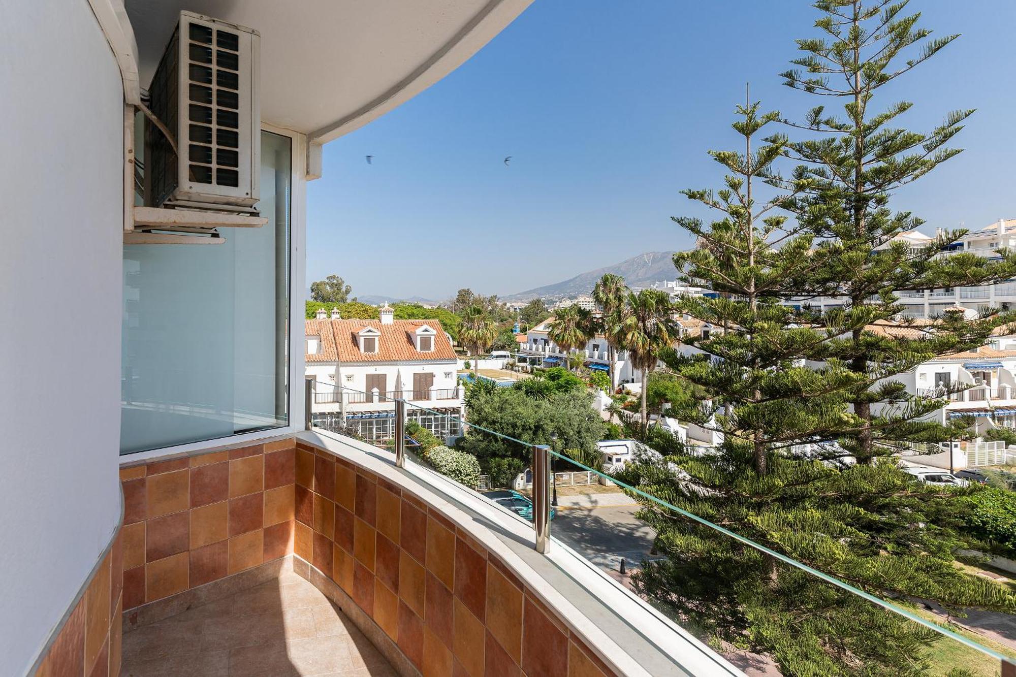 Blonzu Dominicana Fuengirola Exterior foto