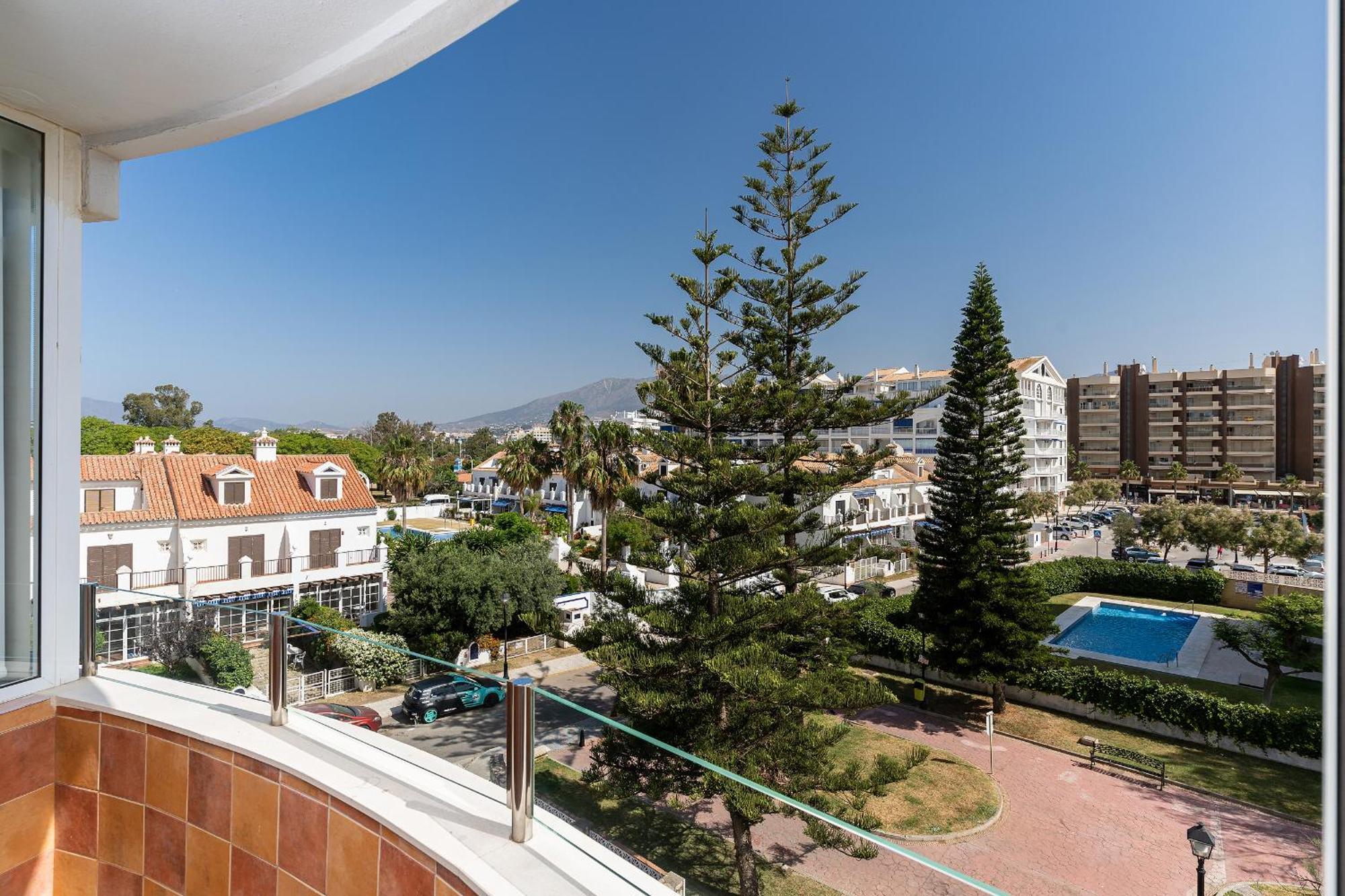 Blonzu Dominicana Fuengirola Exterior foto